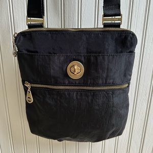 Baggallini Black Hanover Crossbody with Gold Hardware